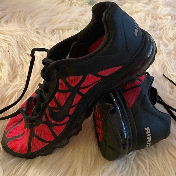 NIKE Air max athletic shoes - Picture 16 of 16